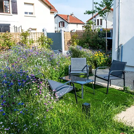 Cite Jardin Holiday home